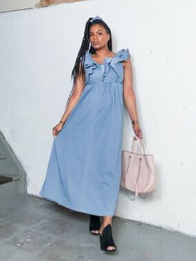 Off the Shoulder Ruffle Maxi Dress in Light Blue, M